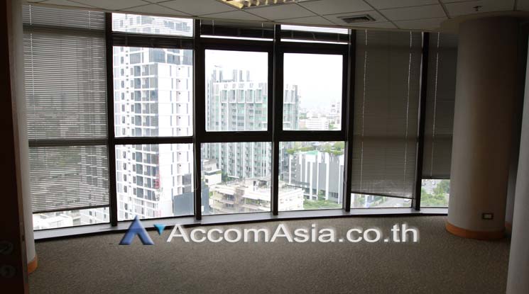 6  Studio Office Space For Rent in Sukhumvit ,Bangkok BTS Ekkamai at Modern Town Building AA17506